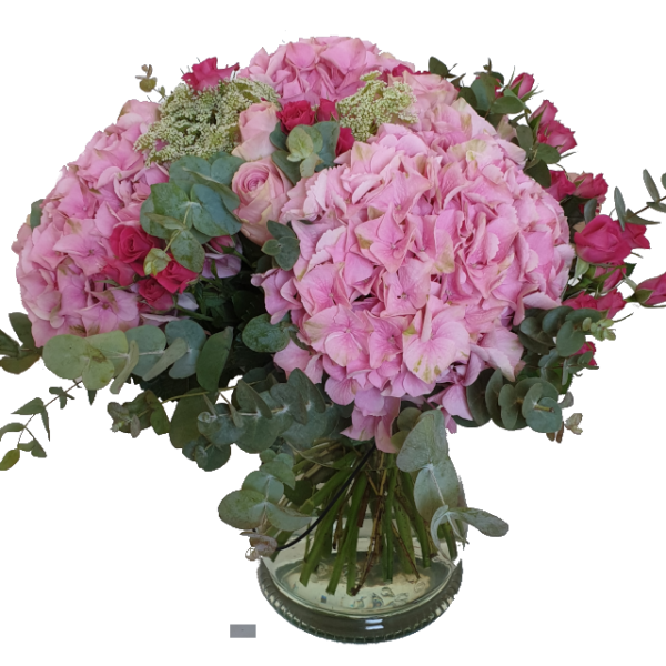 vacker-bukett-med-hortensia-rosor